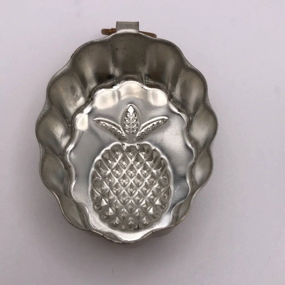 Williams Sonoma this scalloped